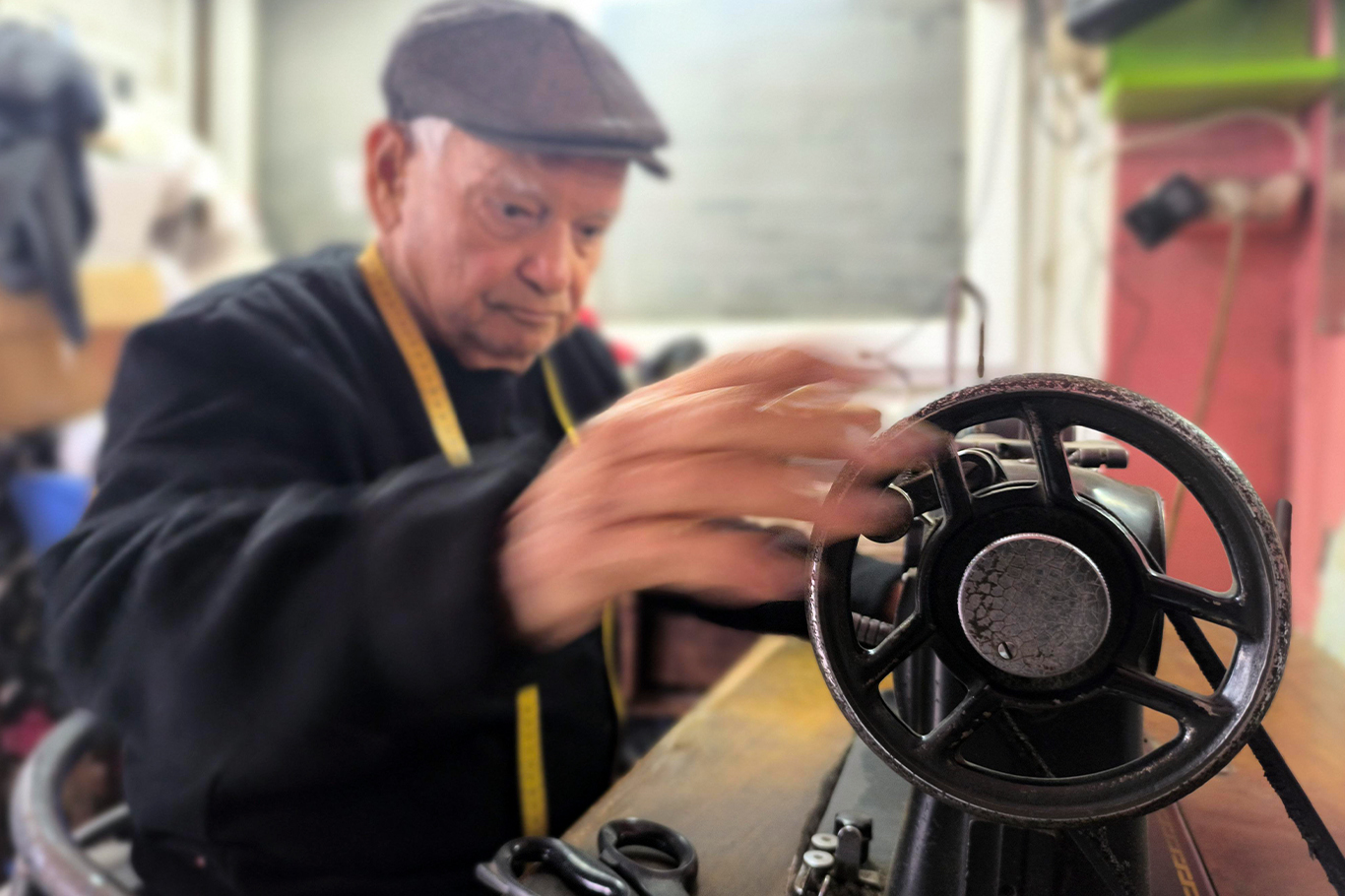 Adanalı 70 Yıllık Terzi: Bu meslek artık ayakta durmuyor;