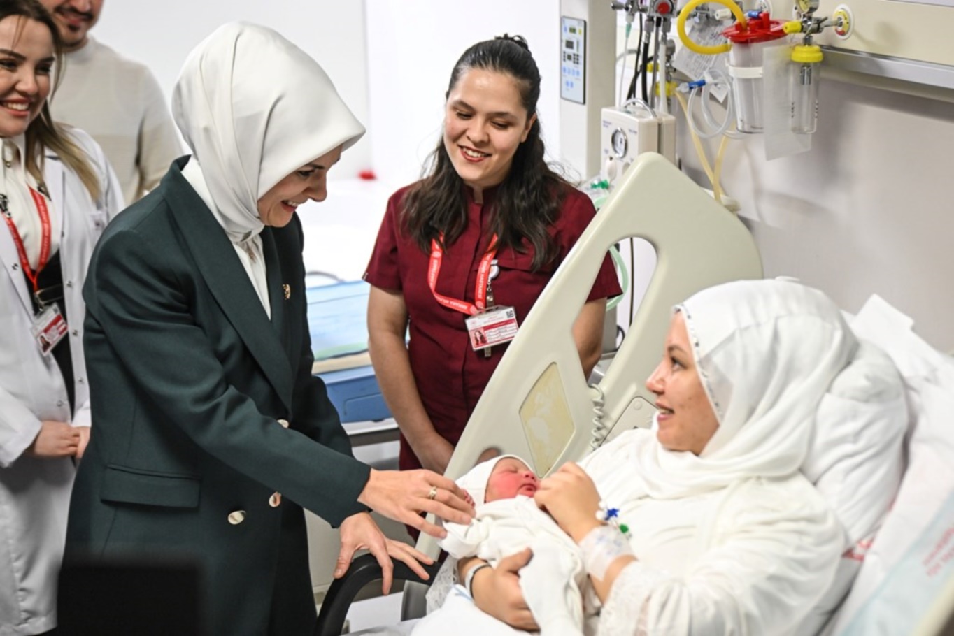 Bakan Göktaş: Kasım ayı doğum yardımı ödemelerini bugün itibarıyla annelerin hesaplarına yatırdık