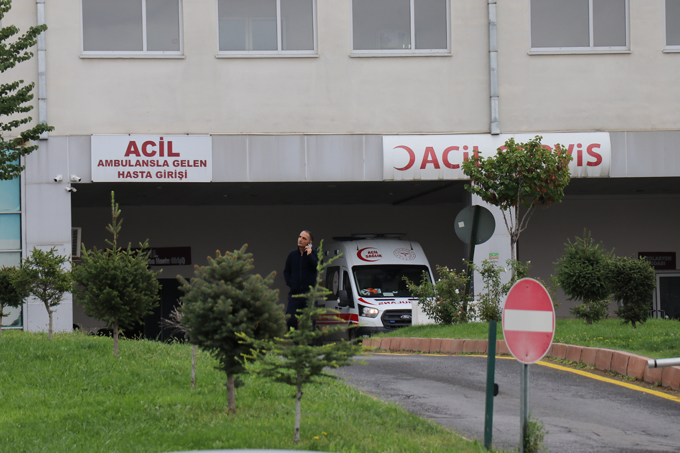 Malatya'da otomobil orta refüje çarptı: 1 yaralı