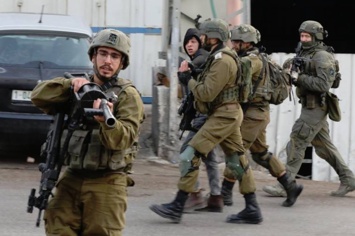 İşgal rejimi, Batı Şeria’da saldırı ve alıkoymaları sürdürüyor