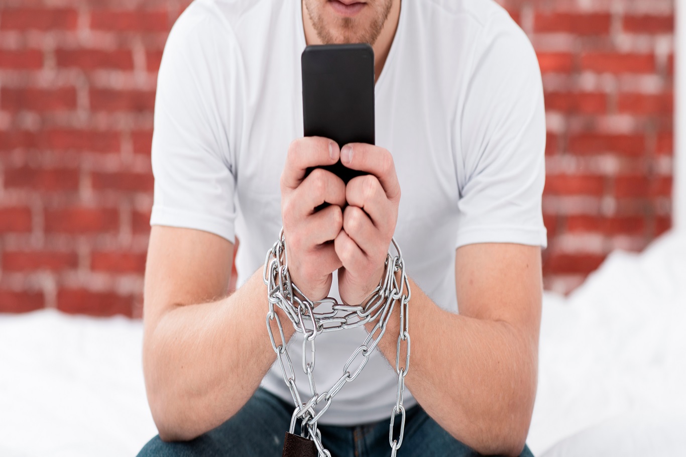 Telefon bağımlılığı: Araştırmalar dikkat dağınıklığı ve hafıza zayıflığı konusunda uyarıyor;