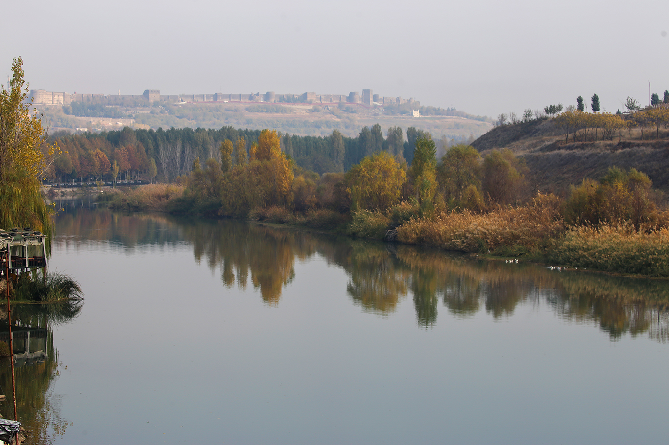 Diyarbakır'da sonbahar renkleri şehri süsledi;