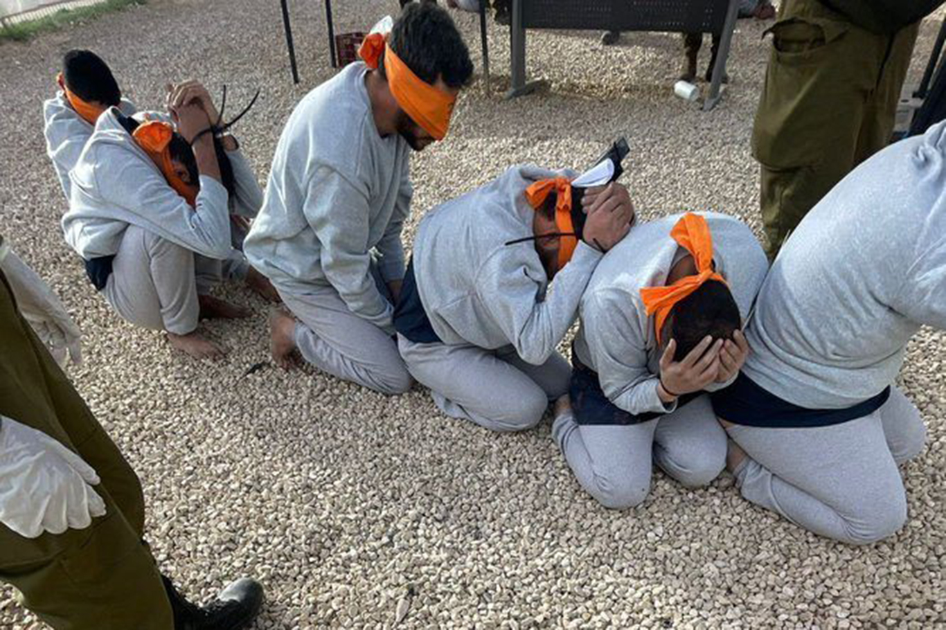 İşgalcilerin serbest bıraktığı Filistinli esirler ağır işkence izleriyle hastaneye kaldırıldı