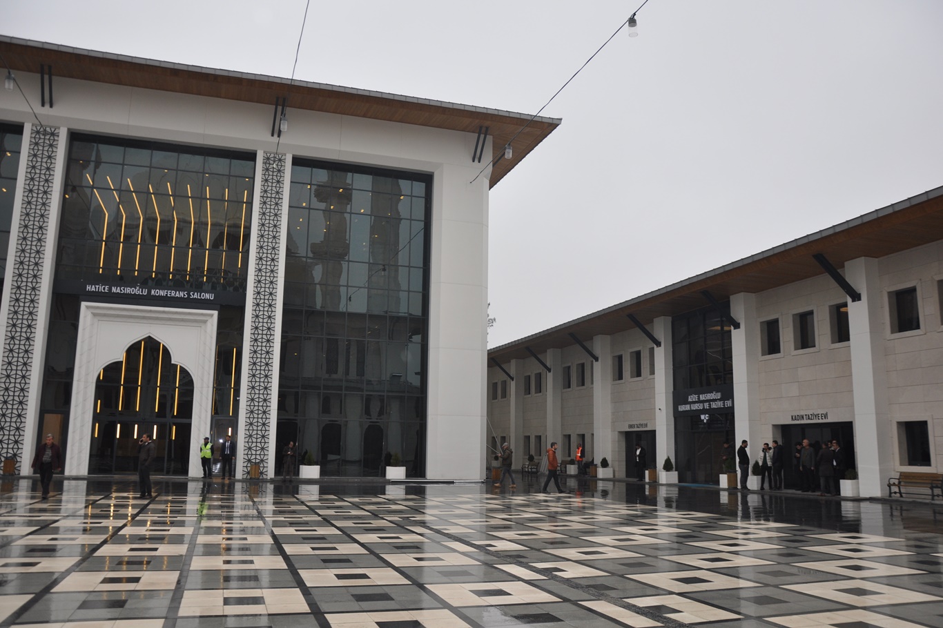 Halk, Necat Nasıroğlu Külliyesinde düzenlenen konserlere büyük tepki gösterdi 