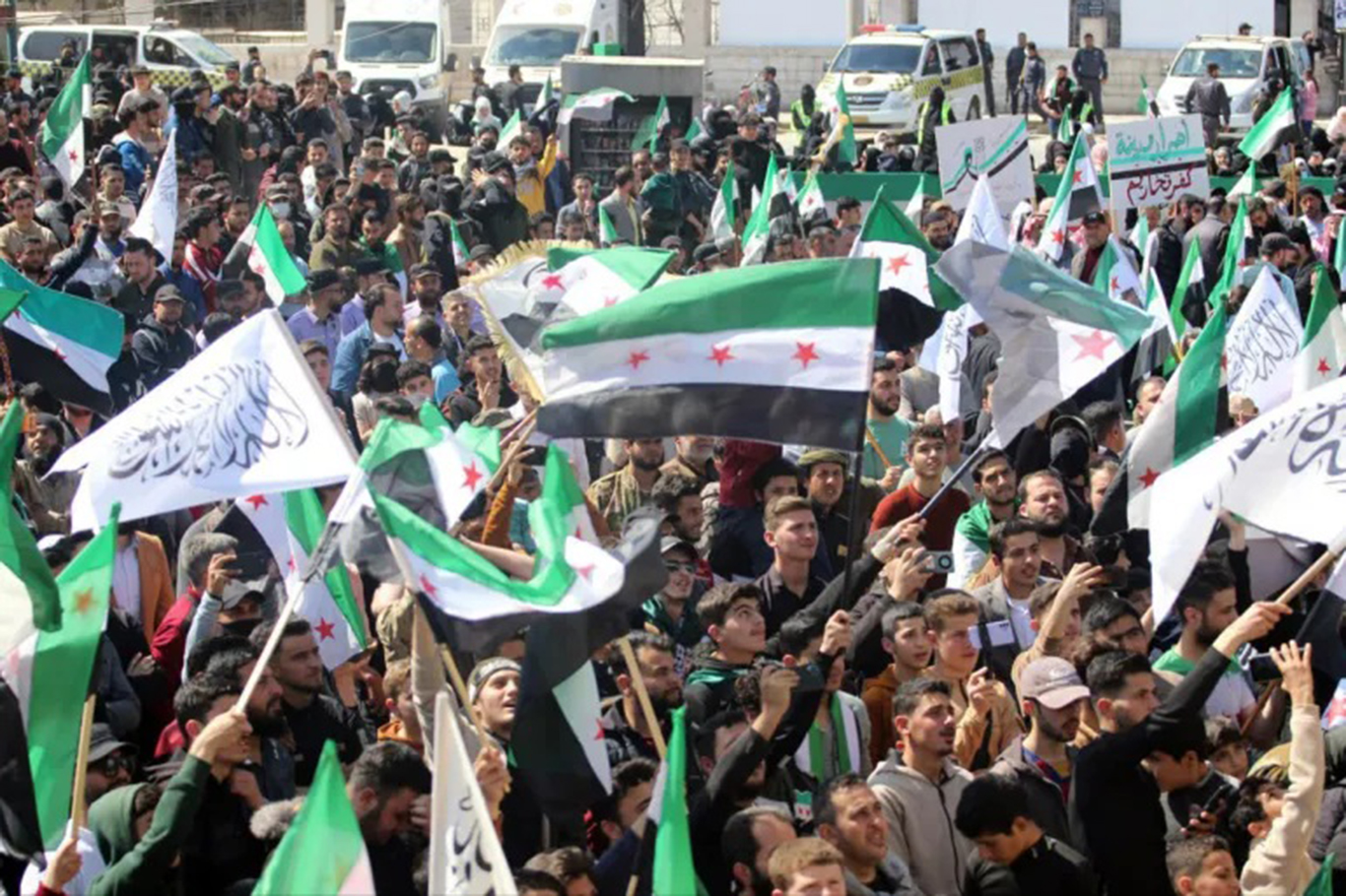 The Economist: Suriye'de "kaos senaryosu" çöktü, geçiş dönemi beklentilerin ötesine uzadı