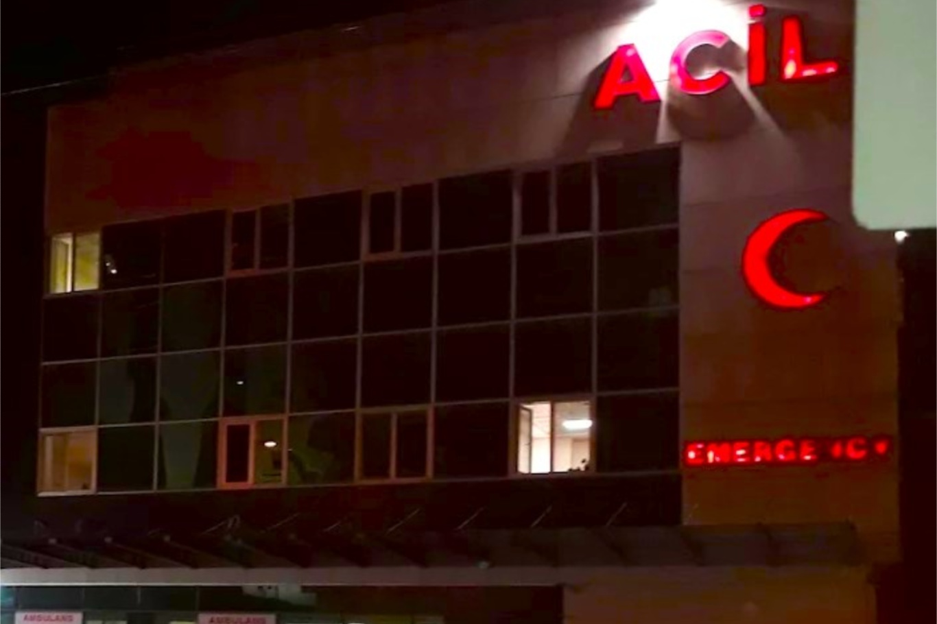 Kayseri’de 8’inci kattan düşen kadın hayatını kaybetti;