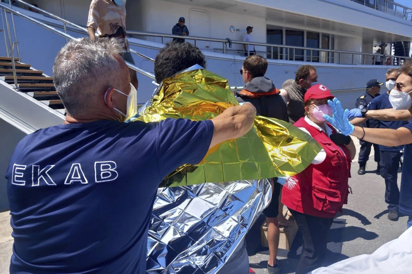 Girit açıklarında göçmen teknesi faciası: 18 ölü, 2 kişi kurtarıldı;