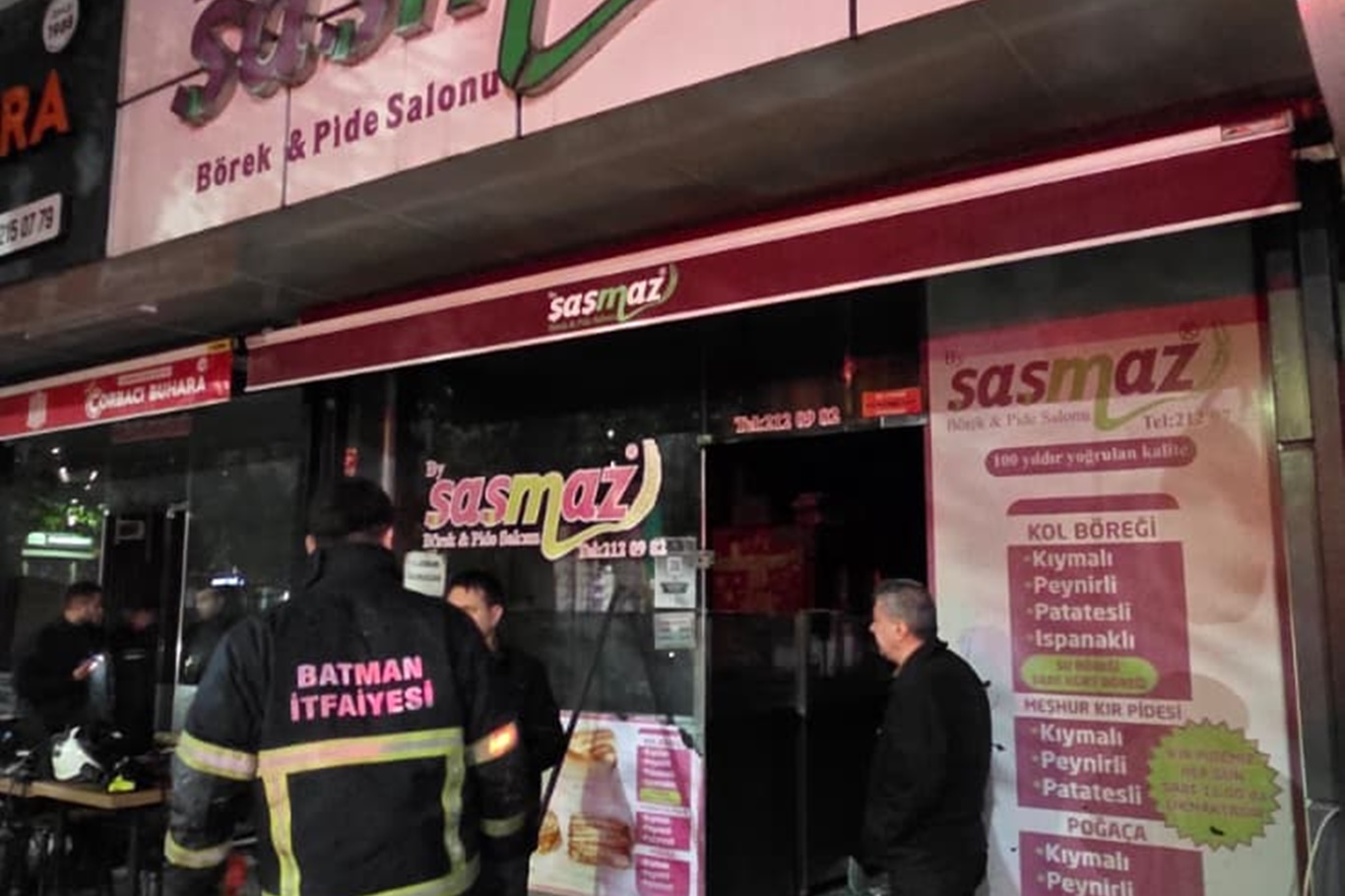 Batman'da börekçi dükkânında çıkan yangın korkuttu;