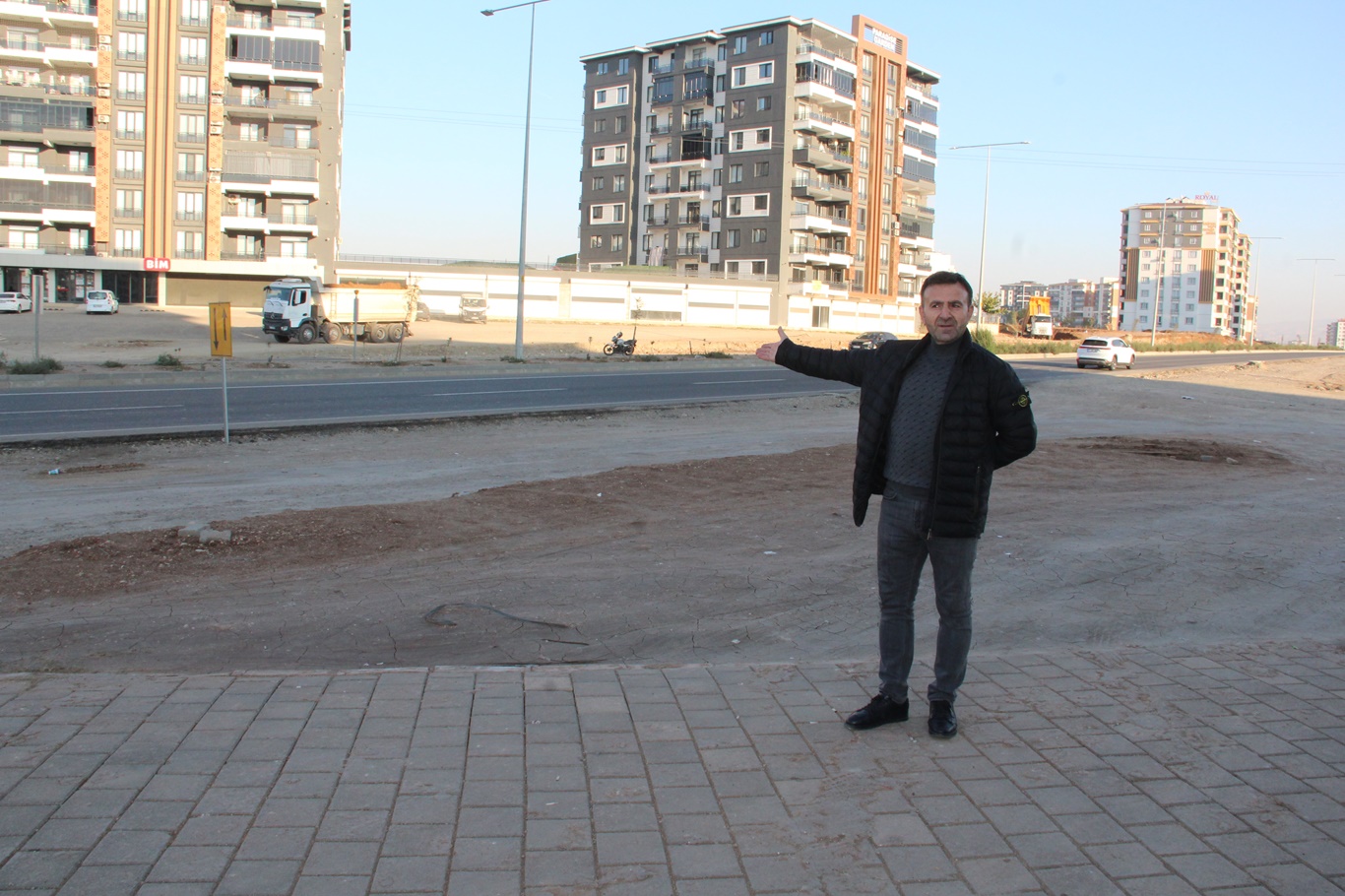 Başlanan proje sürdürülmedi, mahalle sakinlerinin kavşak tepkisi: Artık yeter!;