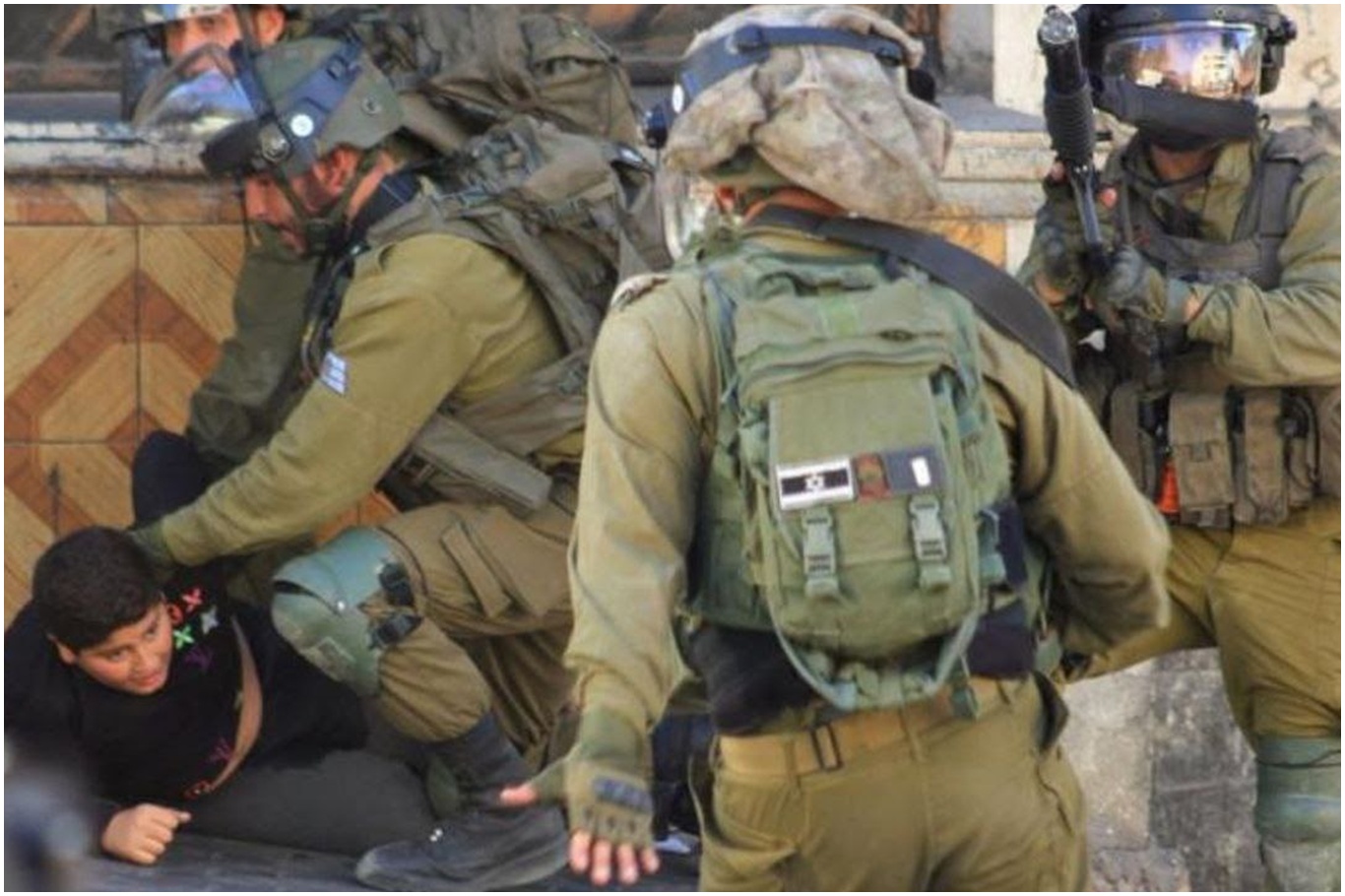 İşgal zindanların çocuk esirlerin sayısı gün geçtikçe artıyor;