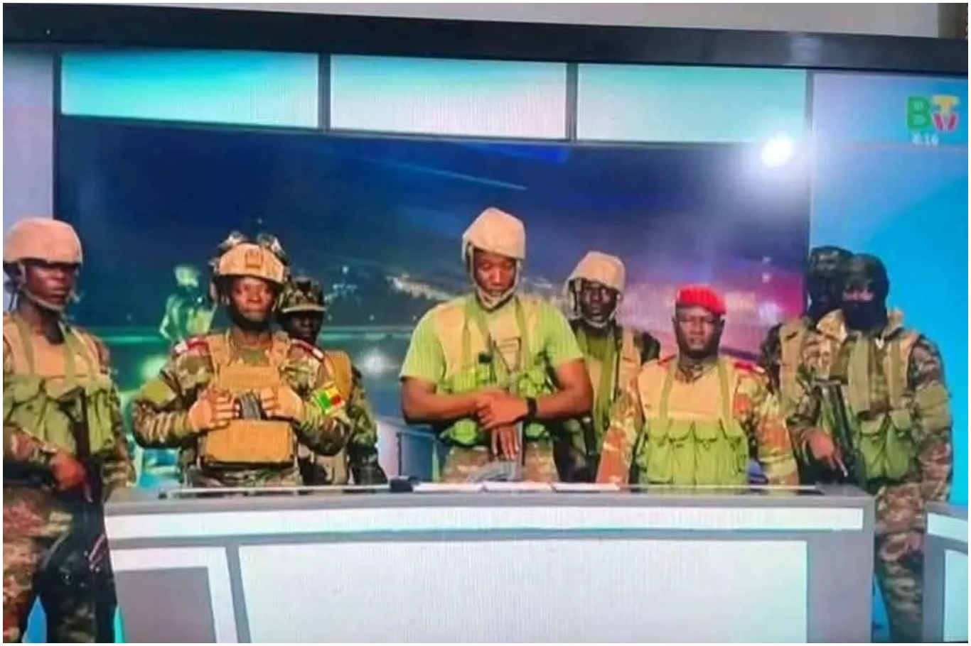 Benin’de askeri darbe yapıldı;