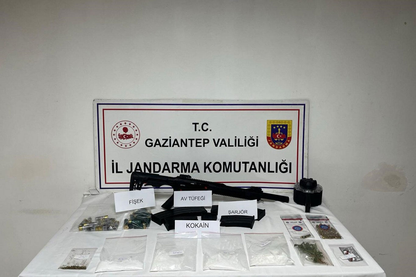 Gaziantep'te suç örgütüne şafak operasyonu: 5 gözaltı;