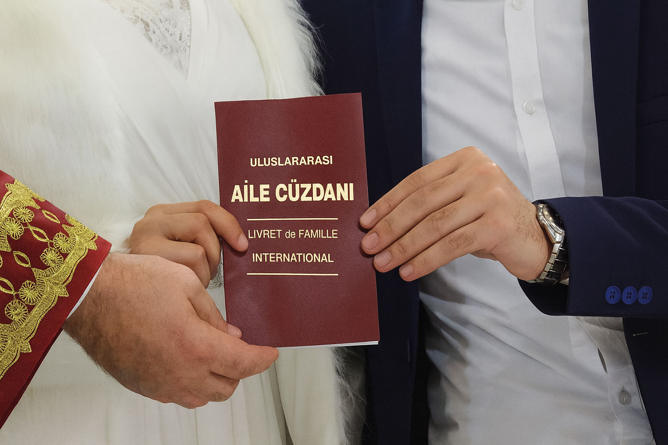 Evlilik, insanı haramlardan koruyan önemli bir kaledir;