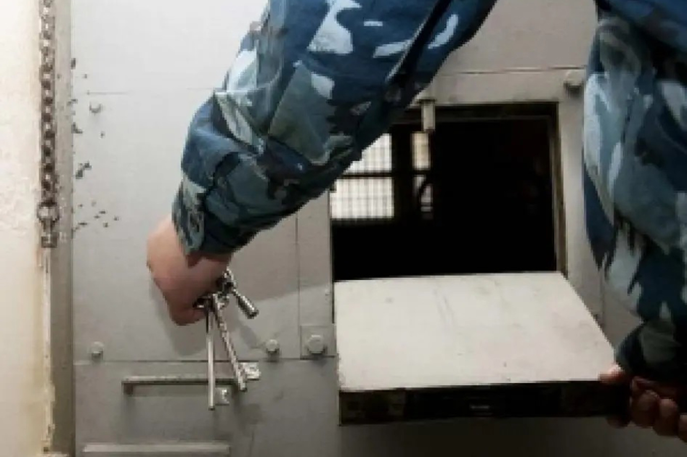 Özbekistan'da 615 mahkum için af kararı;