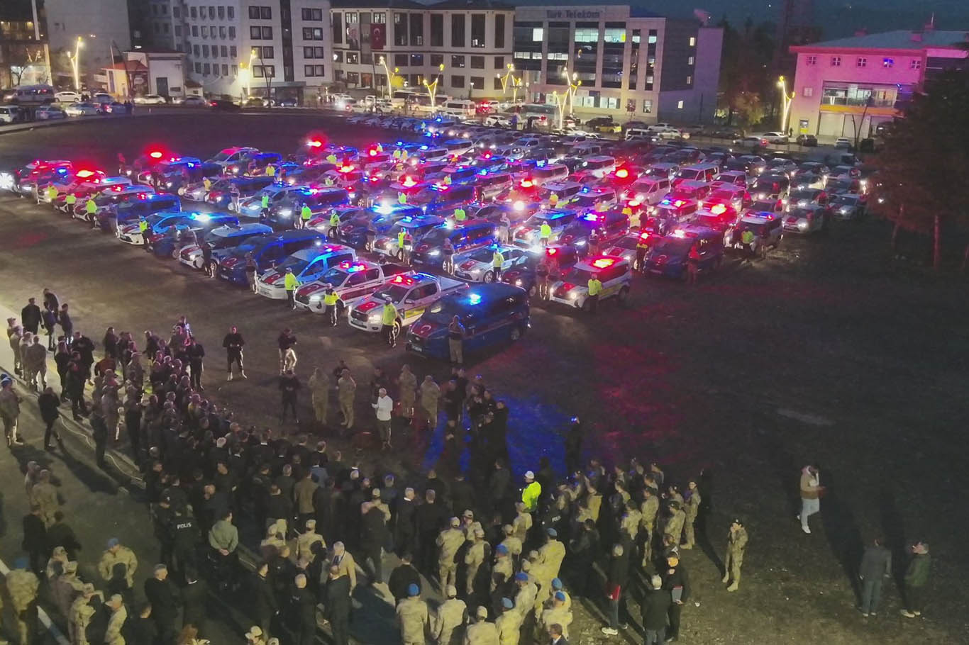 Bingöl'de Emniyet ve Jandarma teşkilatlarına 162 yeni araç;