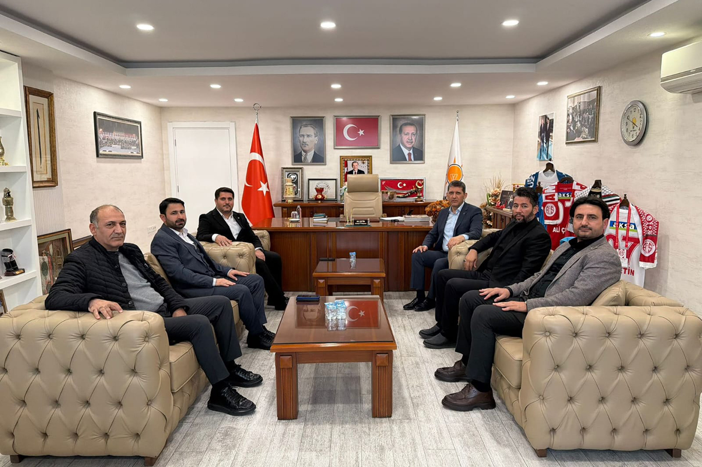 HÜDA PAR'dan AK Parti Antalya İl Başkanlığına ziyaret;