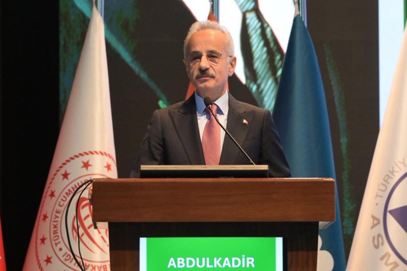 Bakan Uraloğlu: Bölünmüş yol ağımızı 30 bin kilometreye çıkardık;