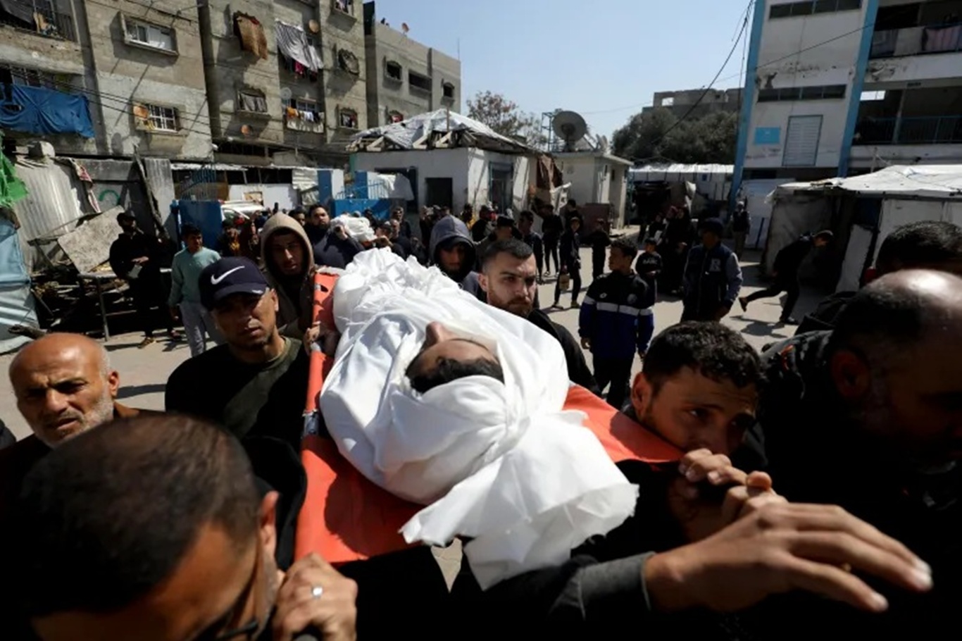 Ateşkesten bu yana işgalciler Gazze'de 377 kişiyi şehit etti;