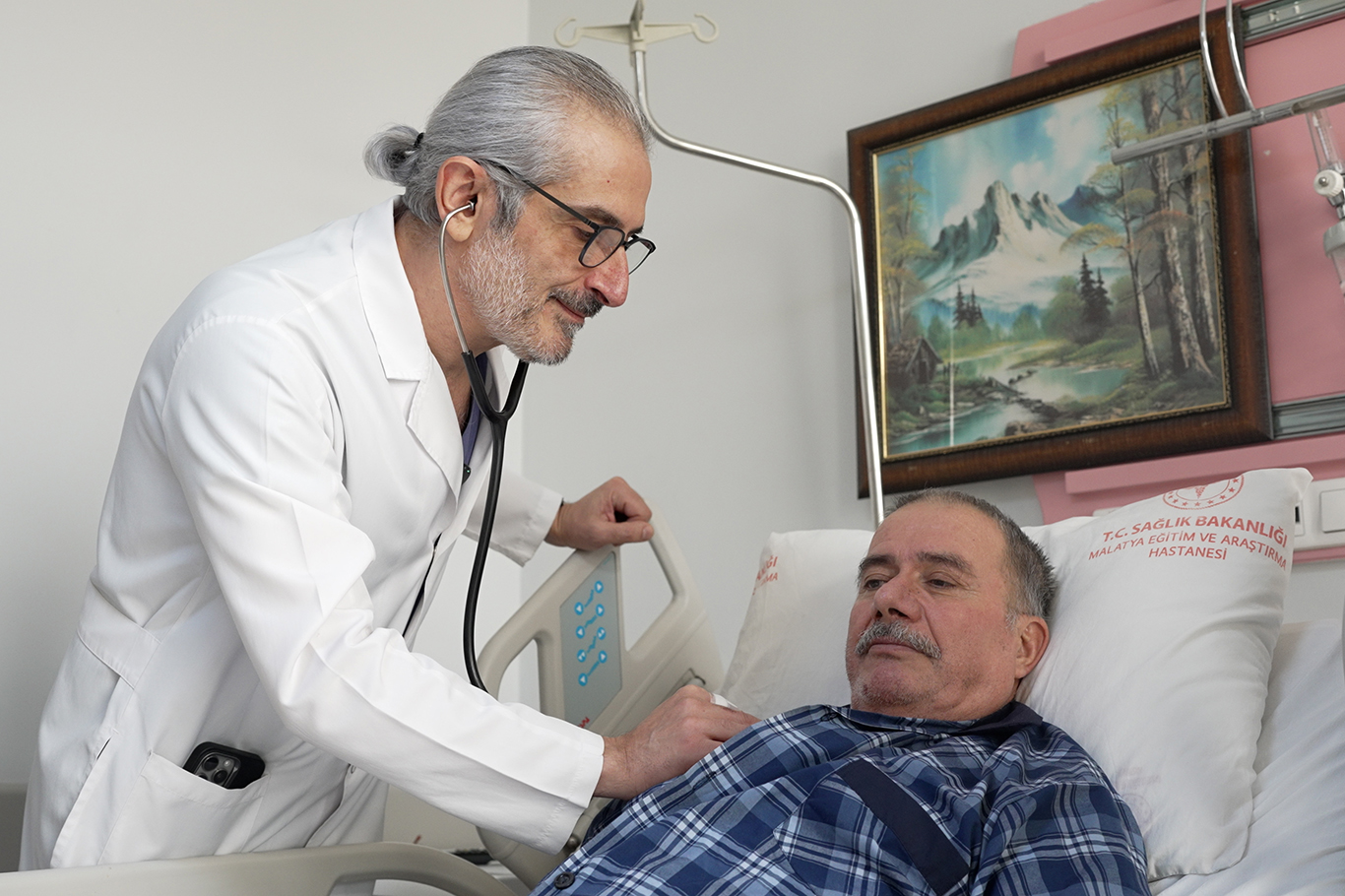 Malatya'da aort yırtığı kapalı yöntemle onarıldı;