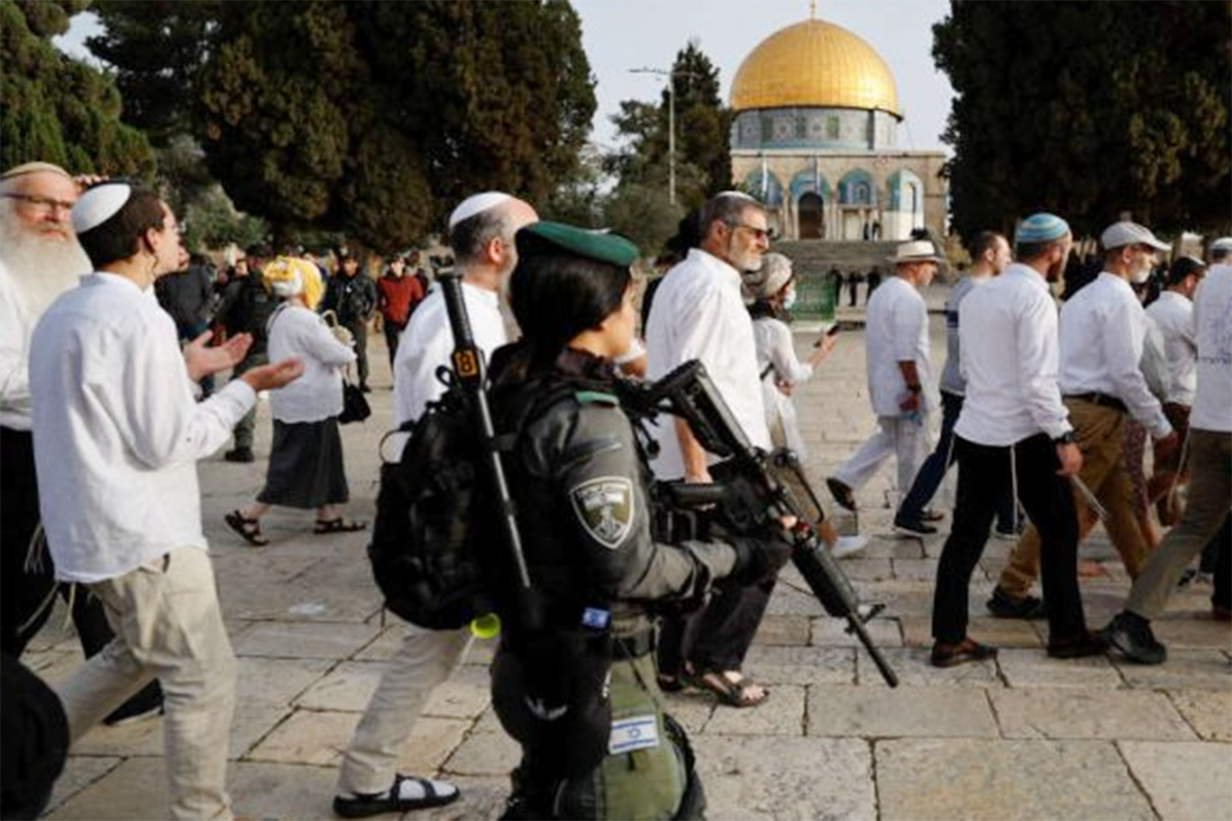 Siyonist Yahudiler Mescid-i Aksa'ya baskın düzenledi;