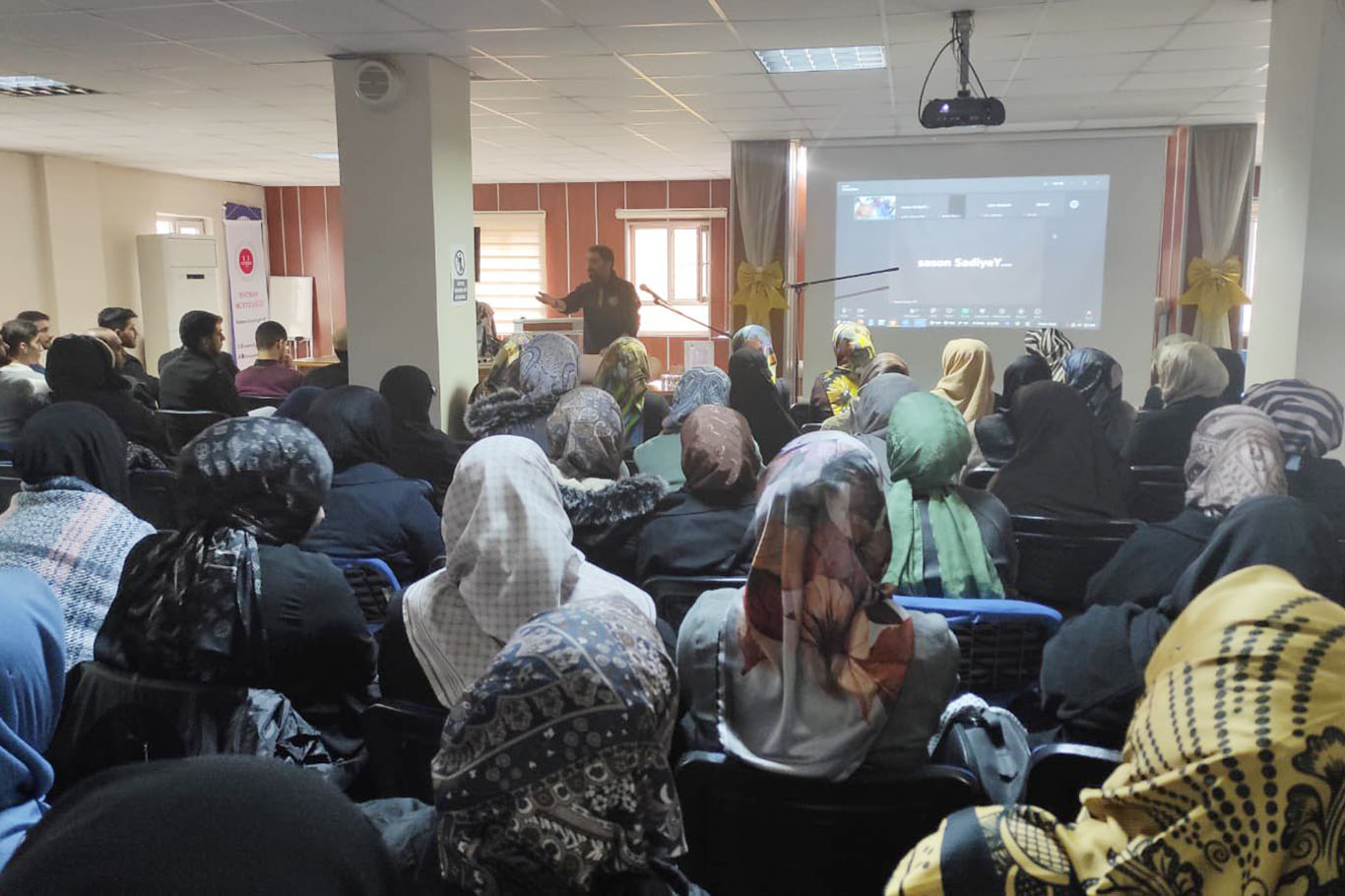 Kur'an kursu öğretmenlerine ilk yardım farkındalık eğitimi;