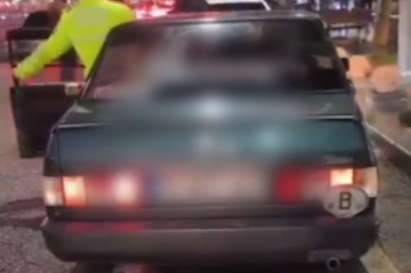 Batman'da abart egzoz denetiminde 5 araç sürücüsüne ceza kesildi;