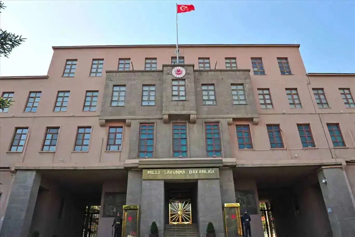 Karadeniz’de kontrolden çıkan insansız hava aracı düşürüldü