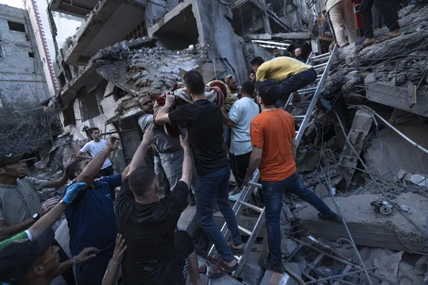 Gazze'de can kaybı 70 bin 942'ye yükseldi