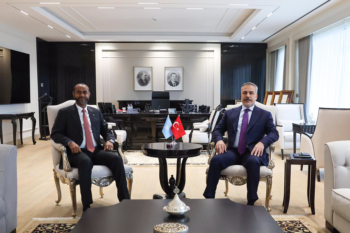 Dışişleri Bakanı Hakan Fidan Somalili bakan ile görüştü