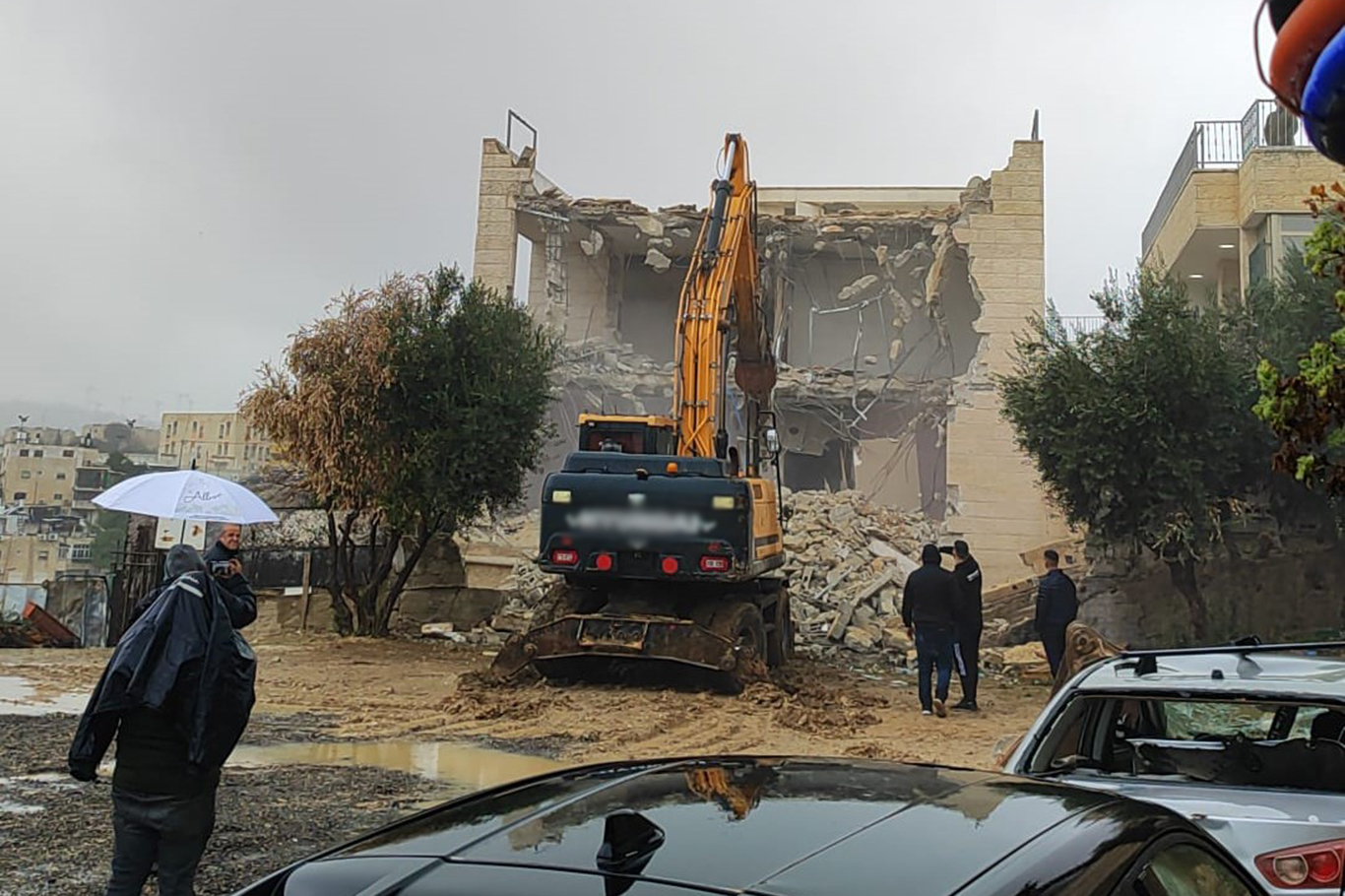 Siyonist işgalciler Kudüs'te iki evi daha yıktı