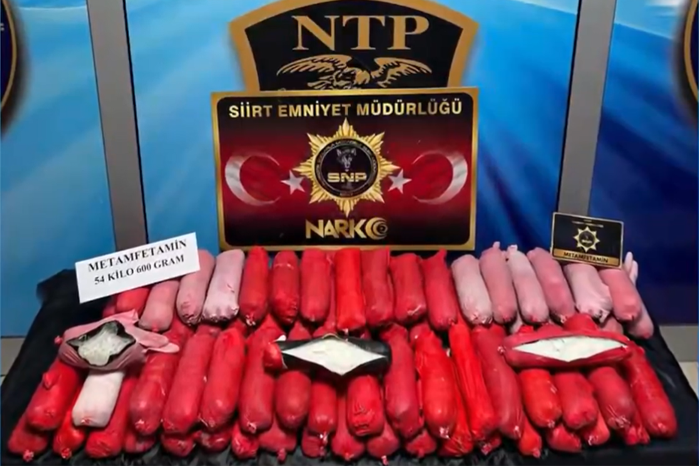 Siirt'te hayvanların karın boşluklarına gizlenmiş 54 kilo metamfetamin ele geçirildi