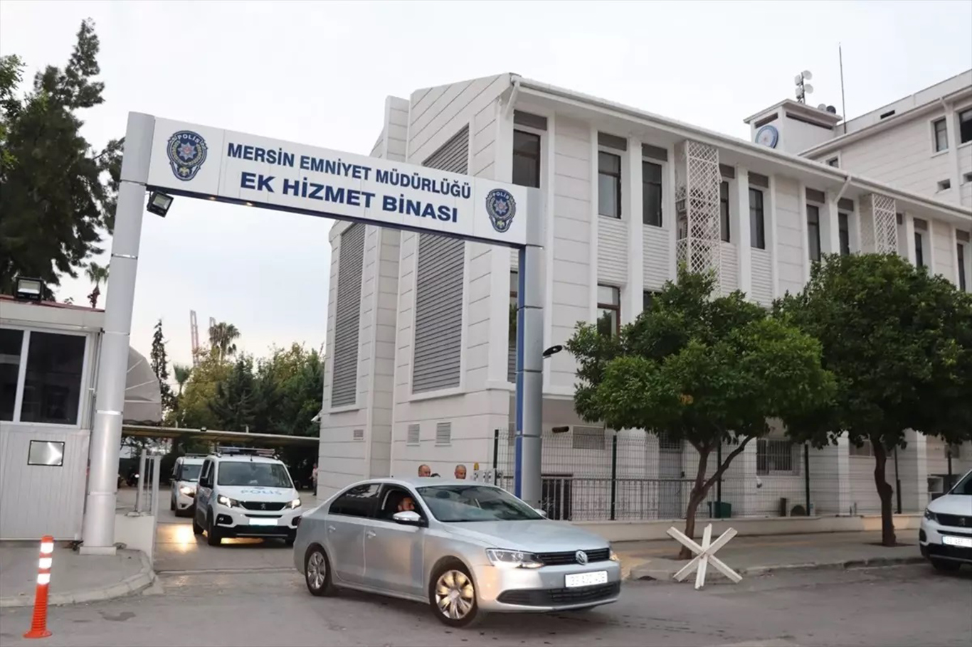 Mersin’de gençleri hedef alan şebekeye ağır darbe