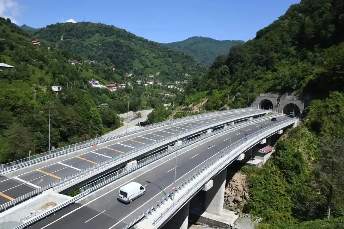 Köprü ve otoyol ücretlerine yüzde 18,75 ile 25,93 arası zam