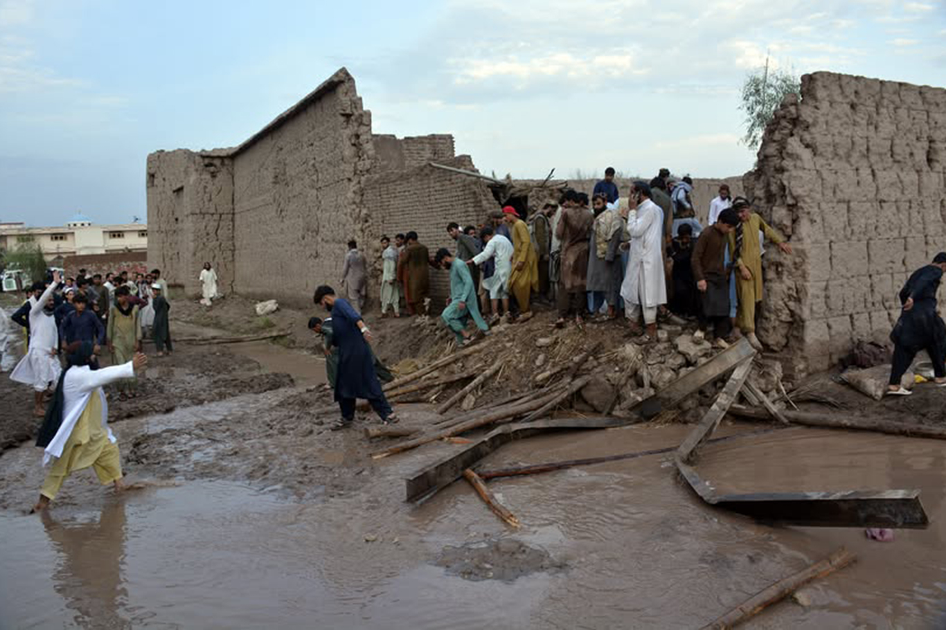 Afganistan'da sel felaketi: 12 ölü, 11 yaralı