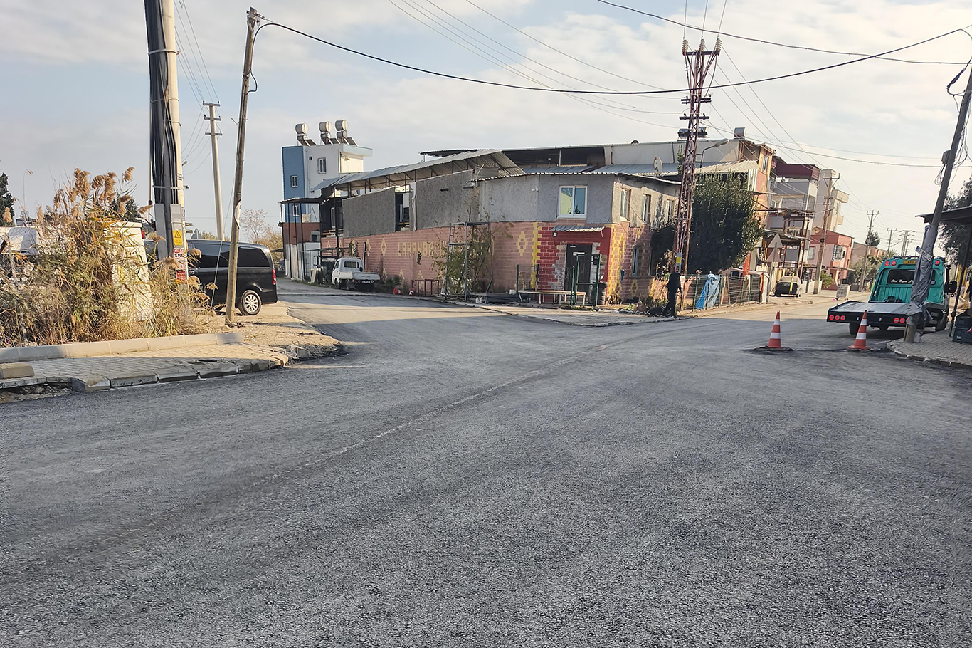 Karaduvar’da yol çilesi son buldu: HÜDA PAR aracı oldu, belediye harekete geçti
