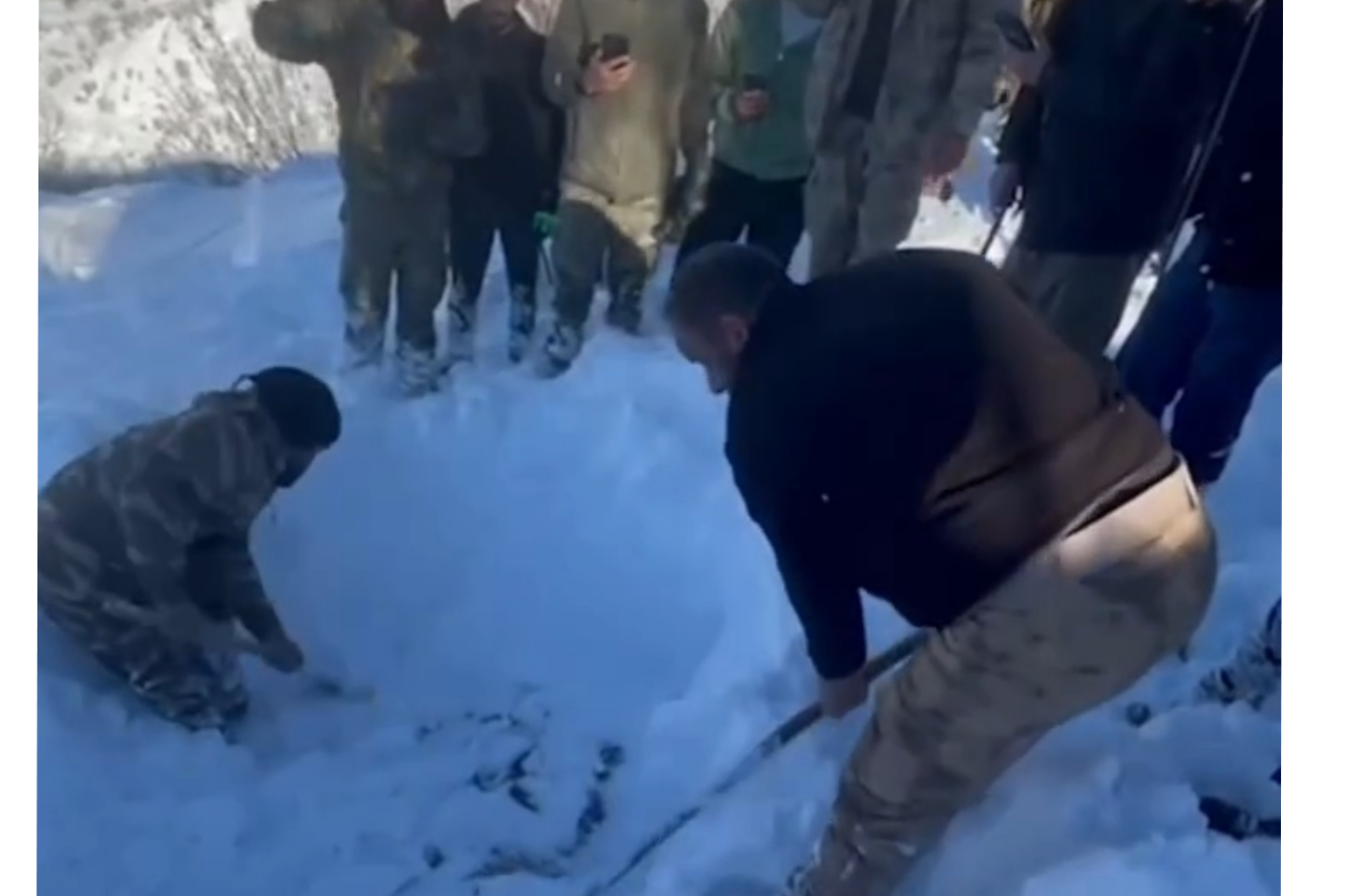 Avrupa'ya gitmek için Irak'tan sınırı geçen genç, Şırnak'ta karda donarak hayatını kaybetti