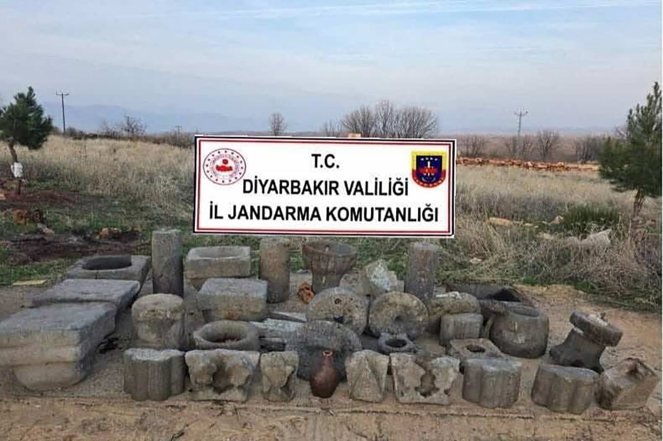 Diyarbakır’da İslami ve Roma Dönemi'ne ait eserler ele geçirildi