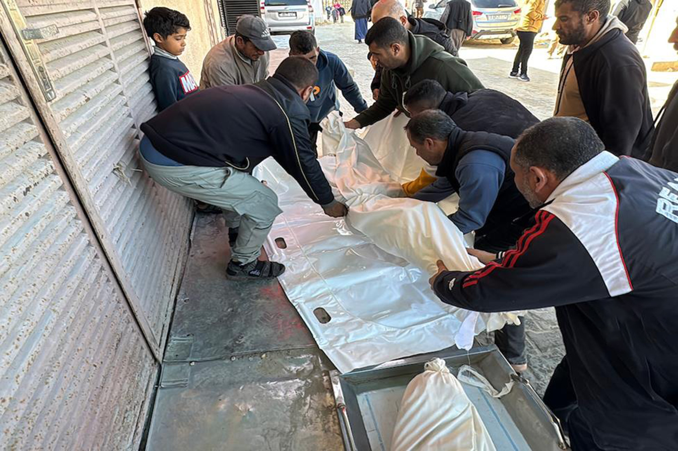 Gazze'de siyonist rejime ait İHA saldırısı: Bir şehit