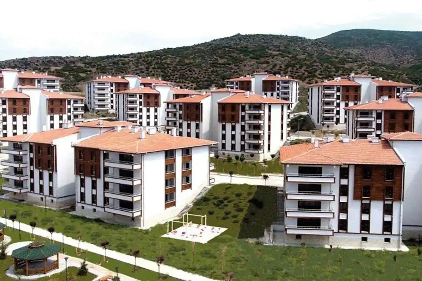 Yüzyılın Konut Projesi'ne 5 milyon 242 bin kişinin başvurusu kabul edildi