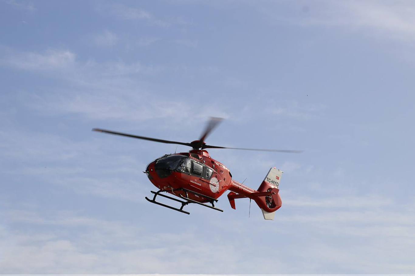 Ambulans helikopter kalp krizi geçiren hasta için havalandı