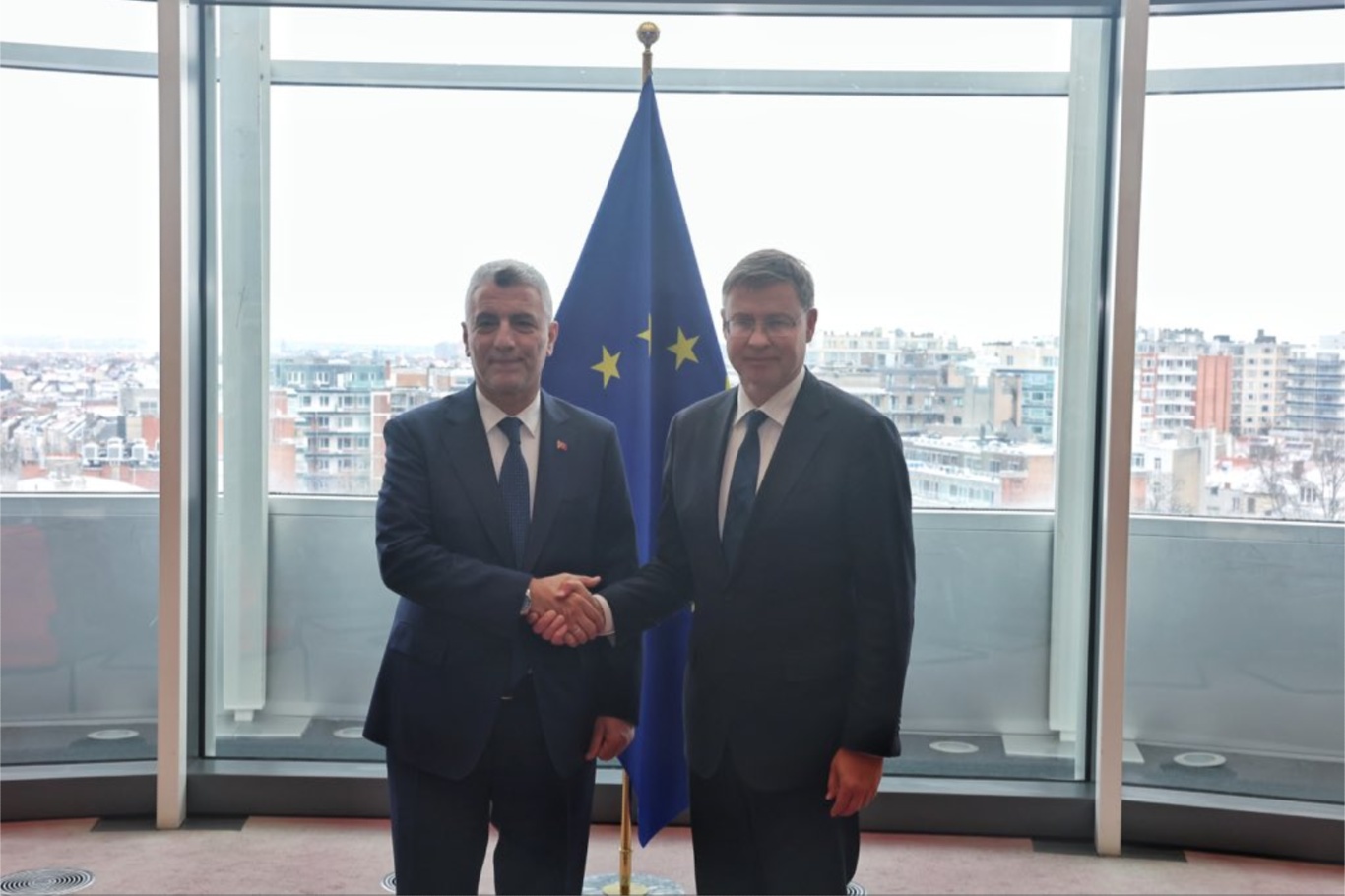 Ticaret Bakanı Bolat, Brüksel’de AB Komiseri Dombrovskis ile görüştü