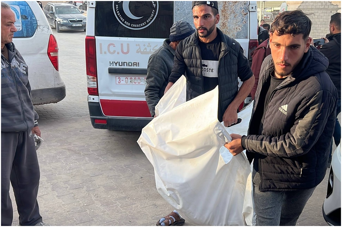 İşgal rejiminin Han Yunus’taki çadır saldırısında 3 Filistinli şehit oldu