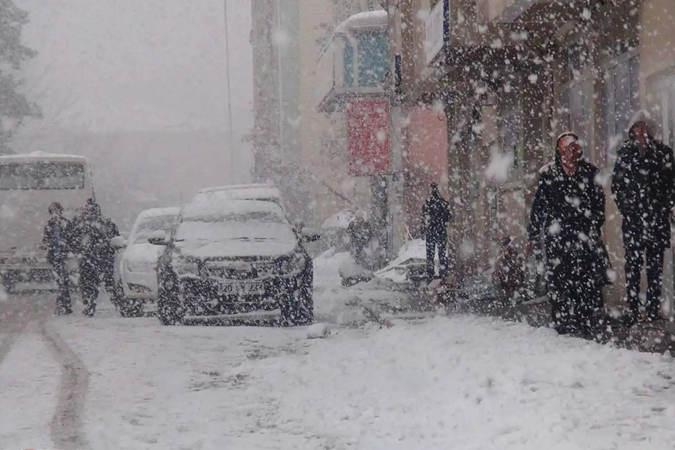 İçişleri Bakanlığı’ndan kuvvetli rüzgar, kar ve sağanak uyarısı