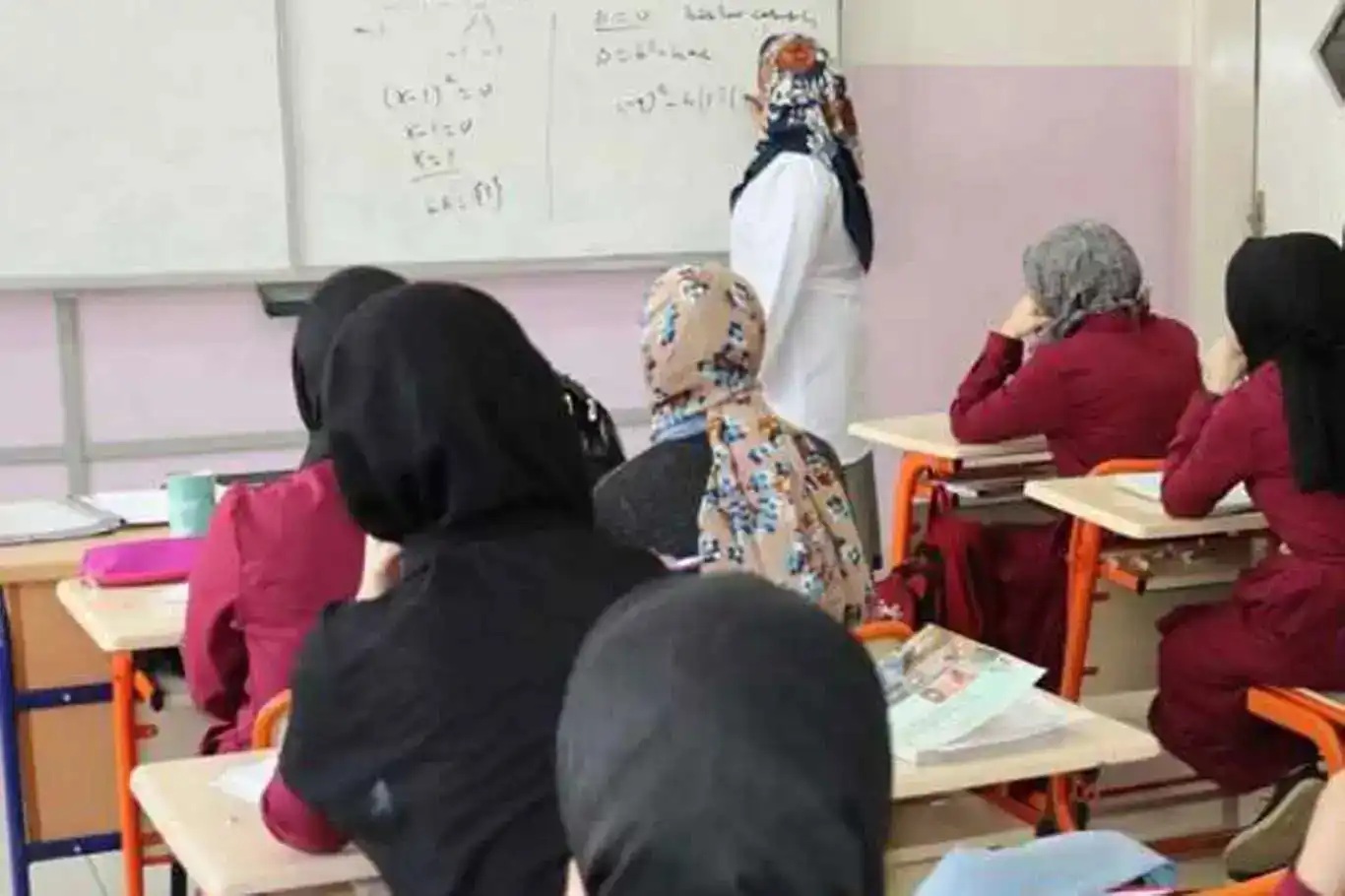 Öğretmen atama ve yer değiştirmesine ilişkin yönetmelik yayımlandı