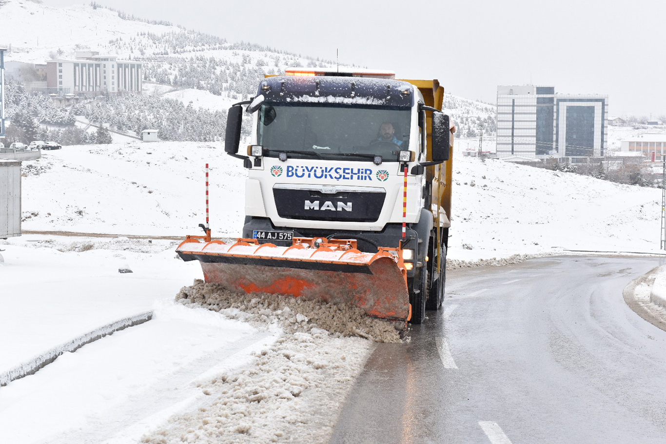 Malatya-Adıyaman yolu kar nedeniyle kapandı