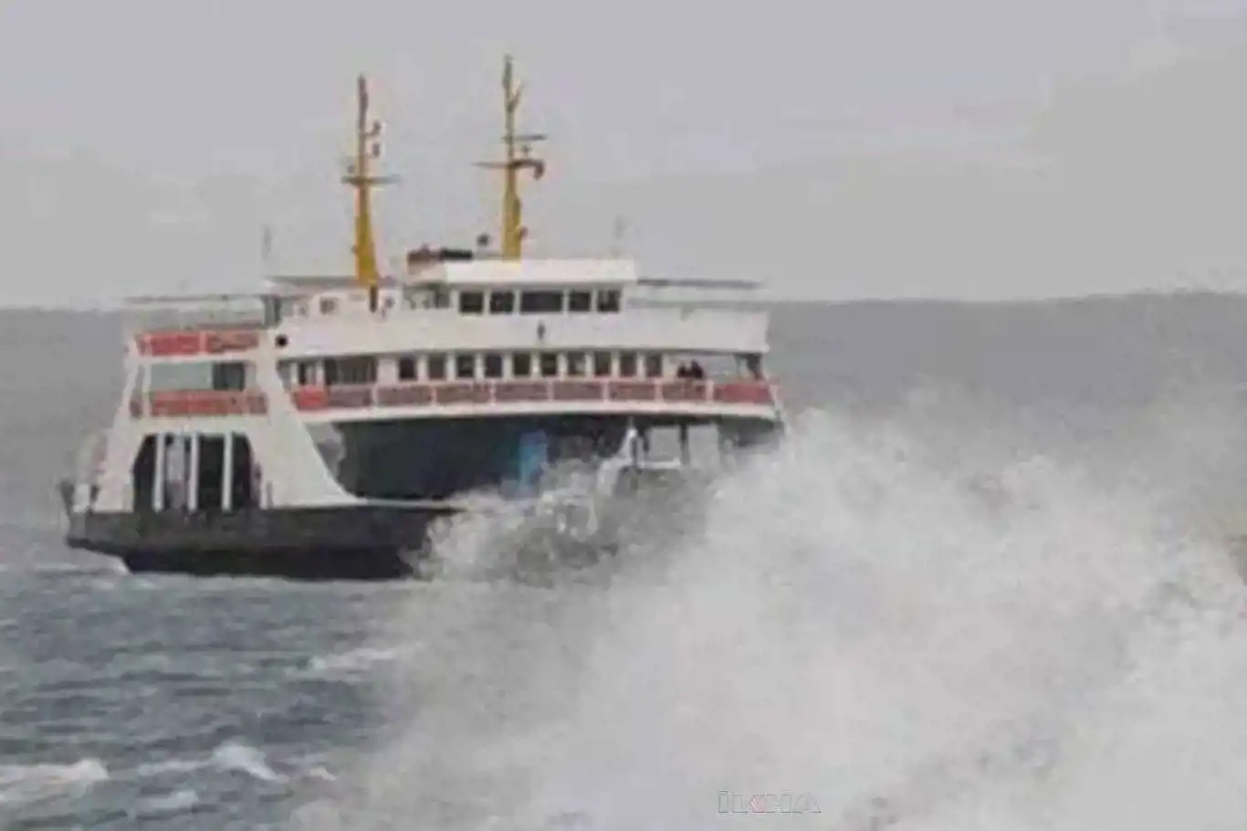Fırtına nedeniyle bazı feribot seferleri iptal edildi