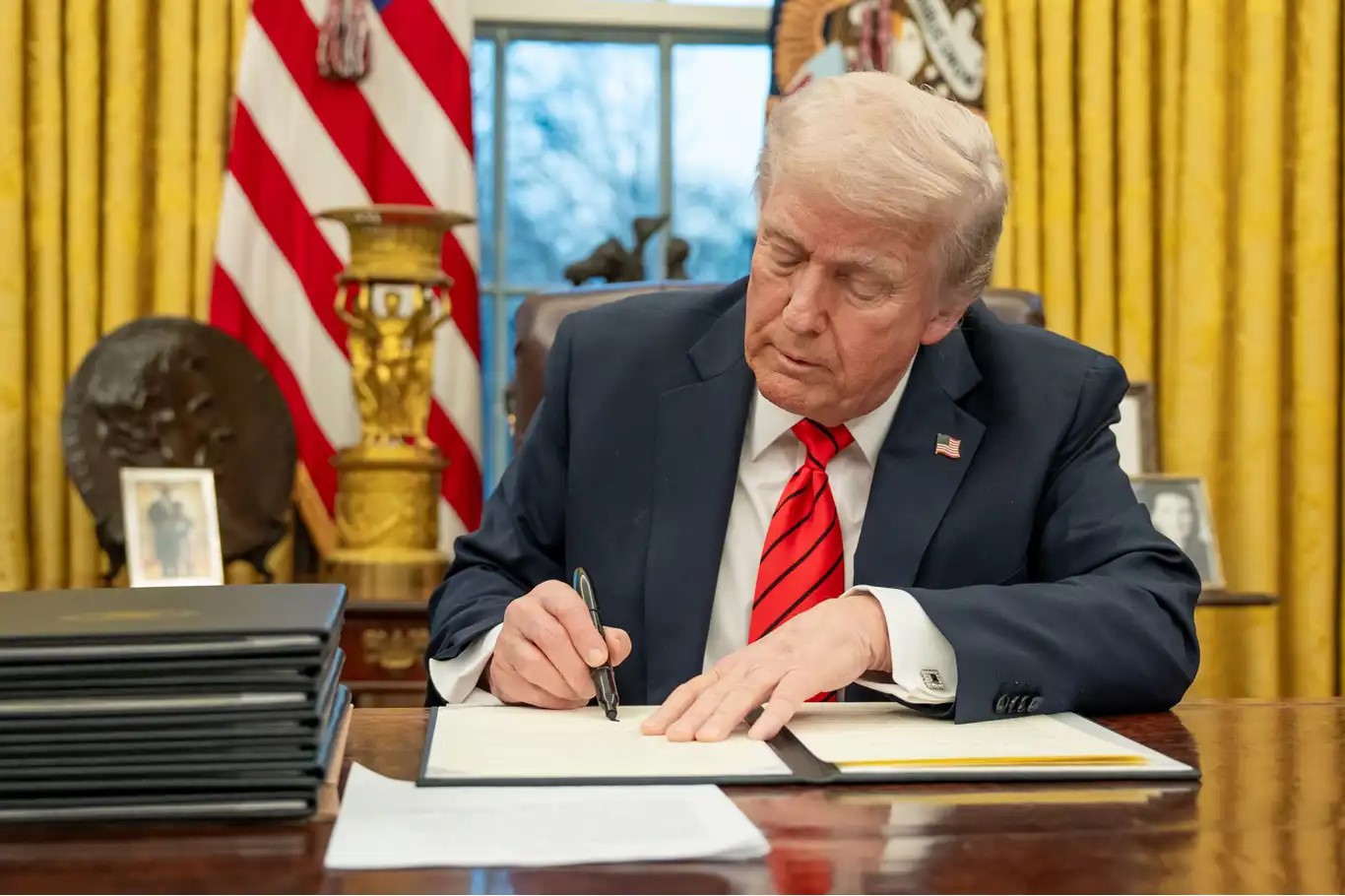 Trump, kendini 'Venezuela Başkan Vekili' ilan etti