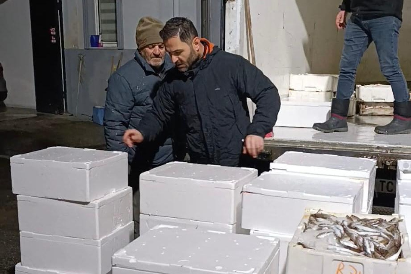 Samsun’da mevzuata aykırı taşınan 2,6 ton mezgit balığına el konuldu