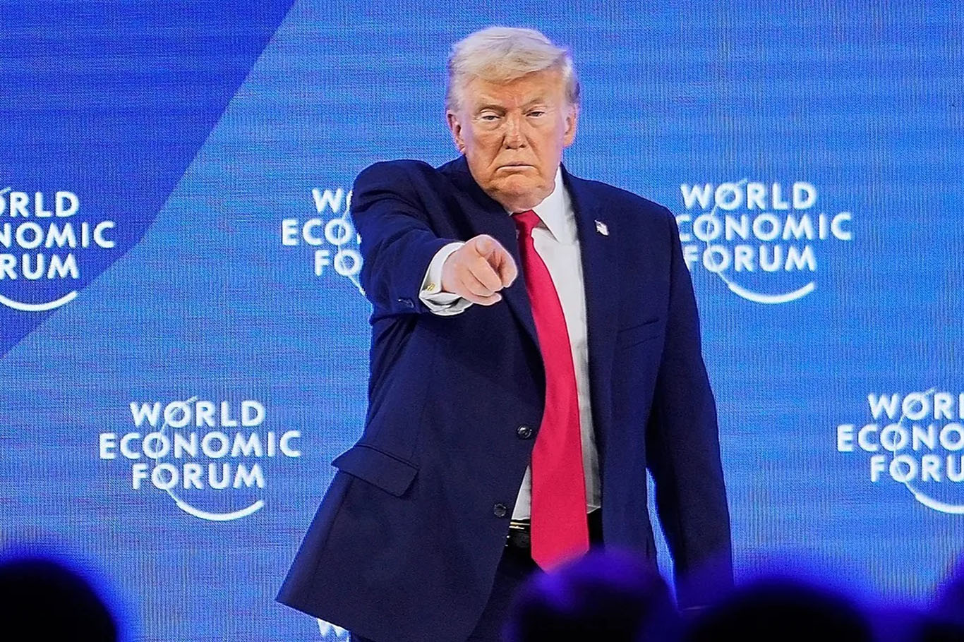 Trump'tan Grönland mesajı: Gümrük vergileri iptal edilecek