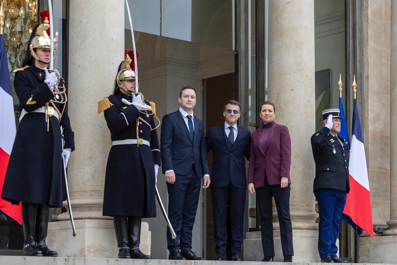 Macron: Grönland'daki gerilimler Avrupa için "stratejik bir uyarı" niteliğinde